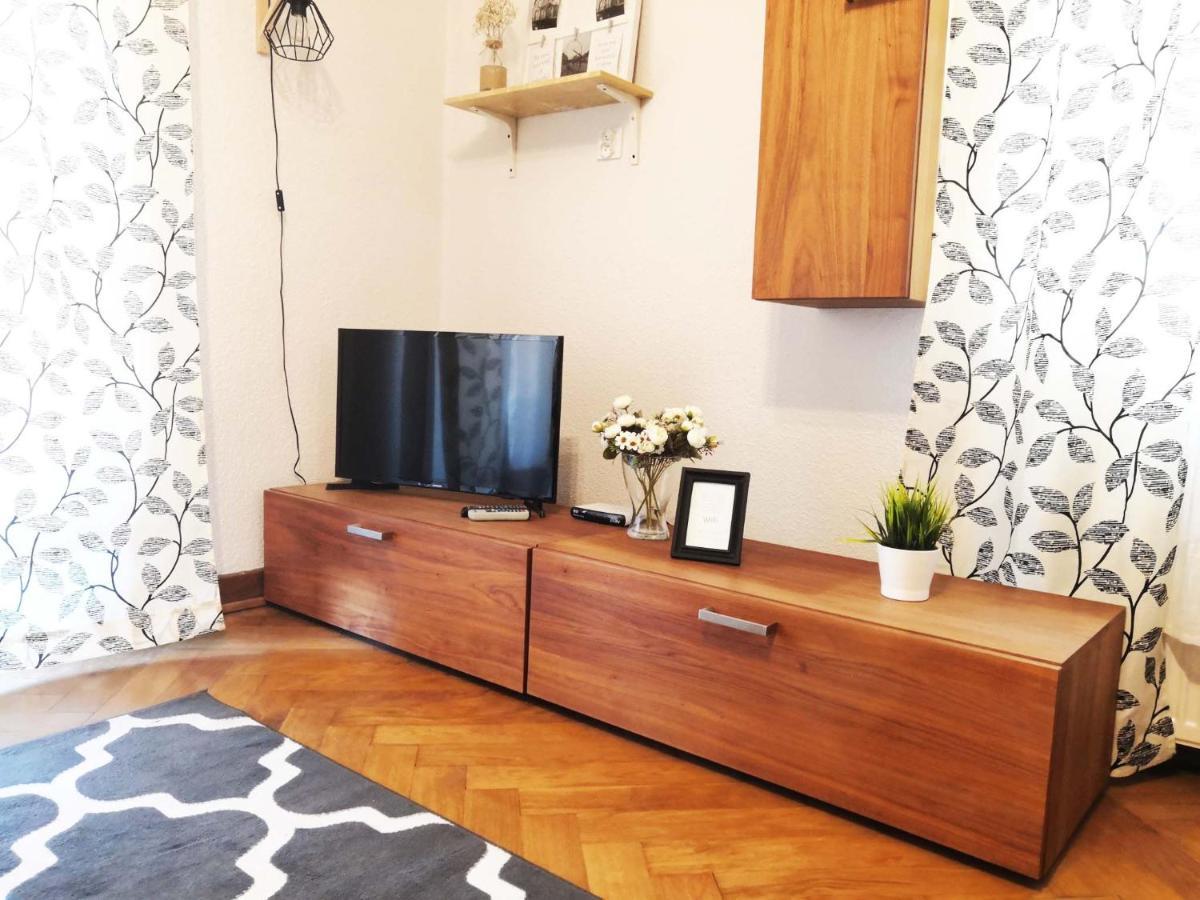 Bankowa 8 Guest Rooms 지엘로나구라 외부 사진