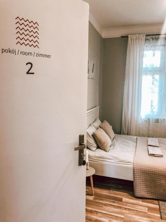 Bankowa 8 Guest Rooms 지엘로나구라 외부 사진