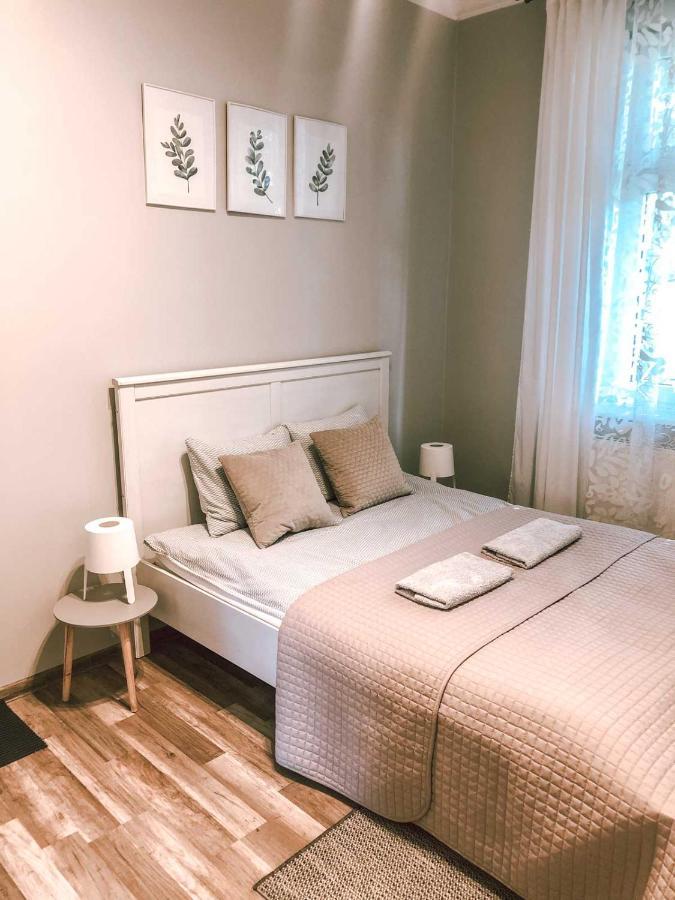 Bankowa 8 Guest Rooms 지엘로나구라 외부 사진