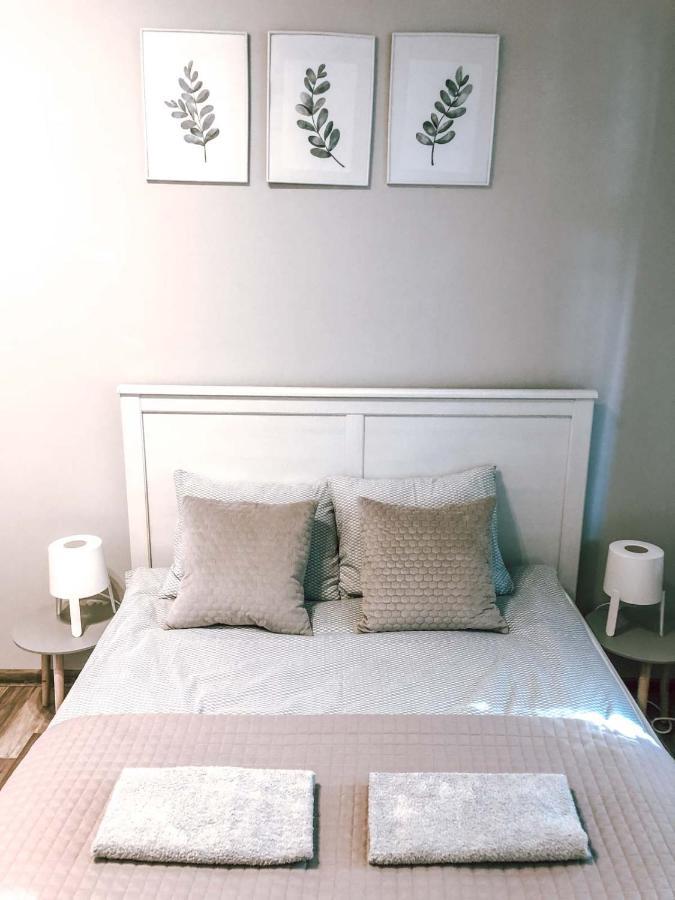 Bankowa 8 Guest Rooms 지엘로나구라 외부 사진