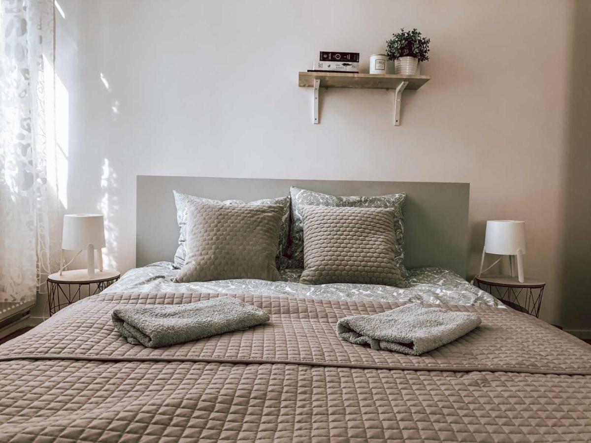Bankowa 8 Guest Rooms 지엘로나구라 외부 사진