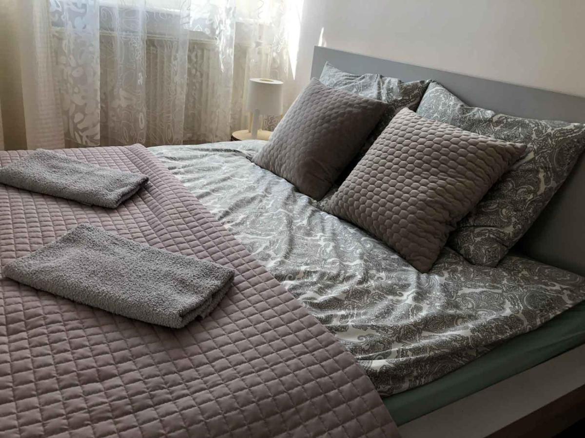 Bankowa 8 Guest Rooms 지엘로나구라 외부 사진