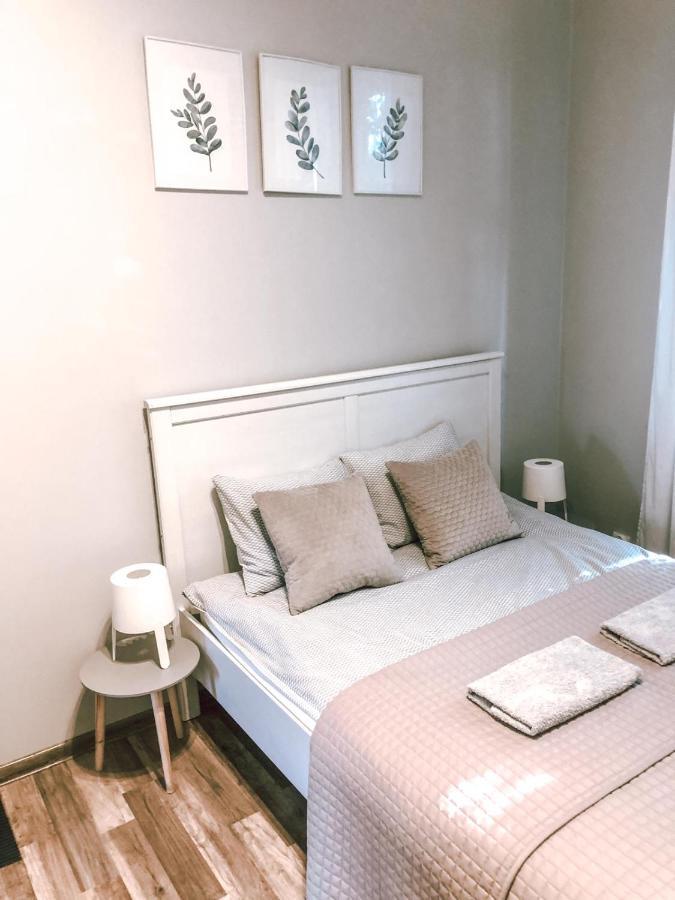 Bankowa 8 Guest Rooms 지엘로나구라 외부 사진