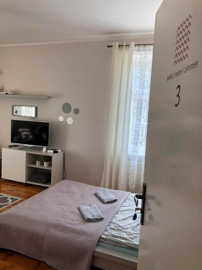 Bankowa 8 Guest Rooms 지엘로나구라 외부 사진